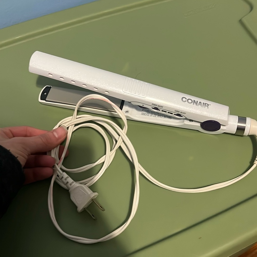 Con air straightener